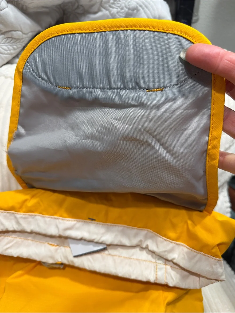 CamelBak Arête 18 Hydration Pack Yellow. Great shape! Like new.